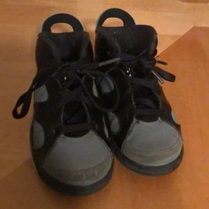 Nike Jordan’s size 10 (toddler)